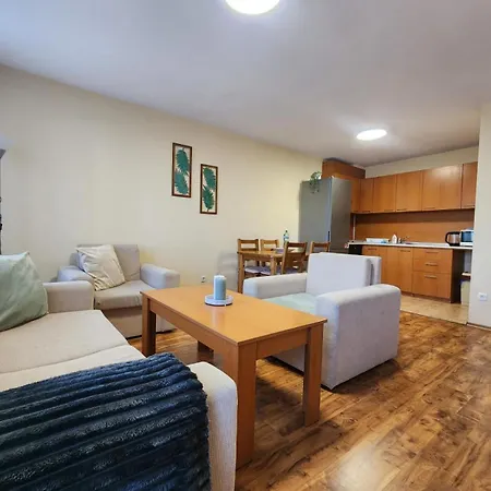 Mountain Dream Near Road Apartment Bansko